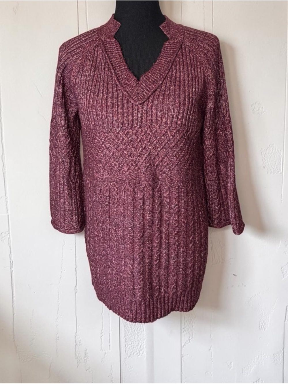 MAROON/PURPLE AND CREAM KNIT CABBIE STYLE SWEATER SIZE UNKNOWN